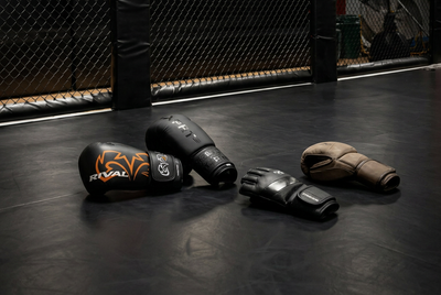 MMA handschoenen vs. bokshandschoenen: wat is het verschil?